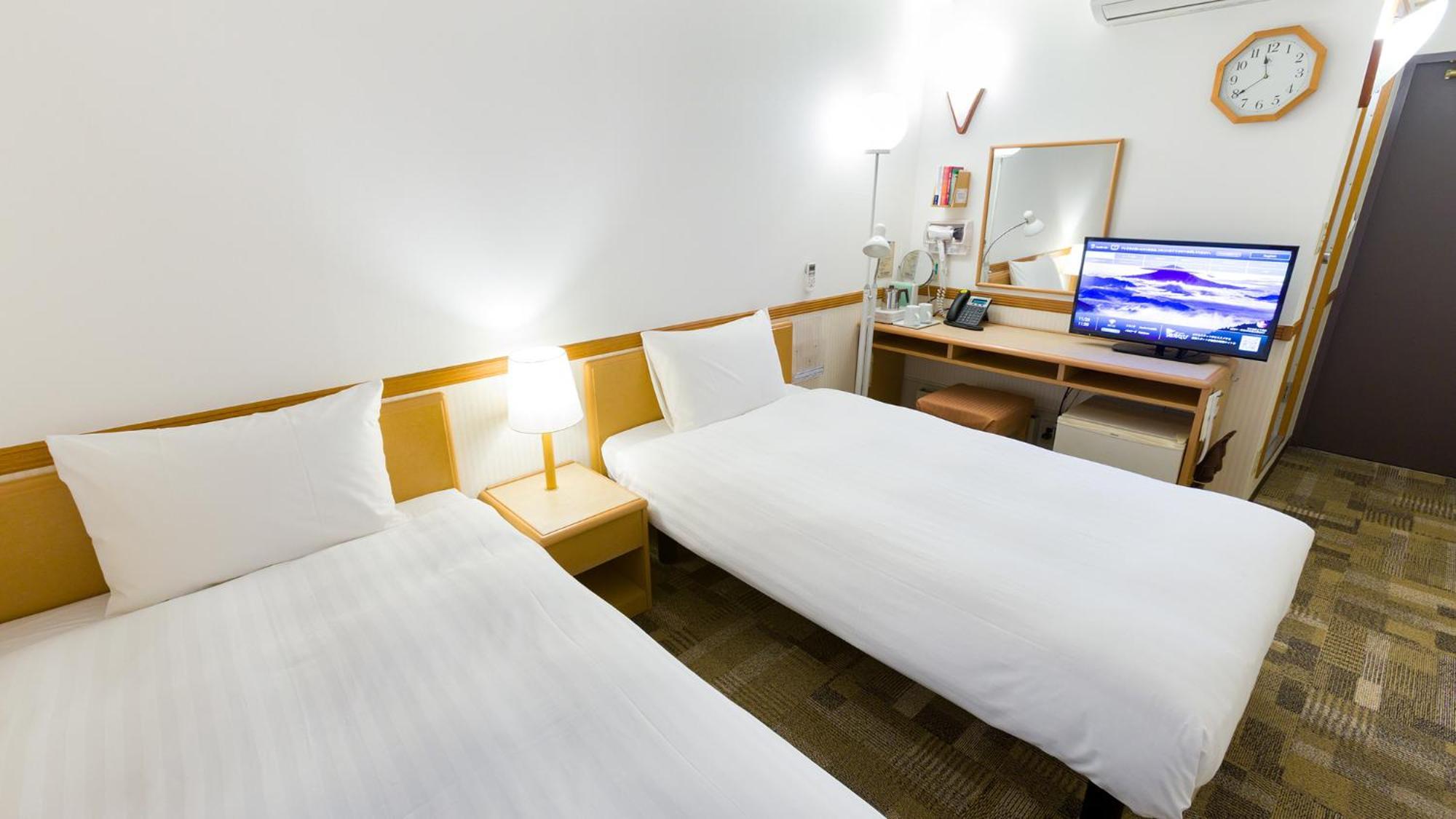 Toyoko Inn Shin-Yokohama Ekimae Shinkan Room photo