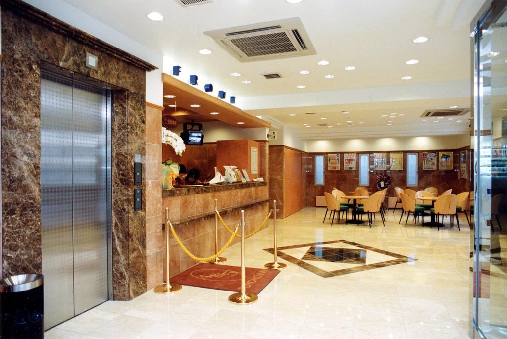 Toyoko Inn Shin-Yokohama Ekimae Shinkan Exterior photo