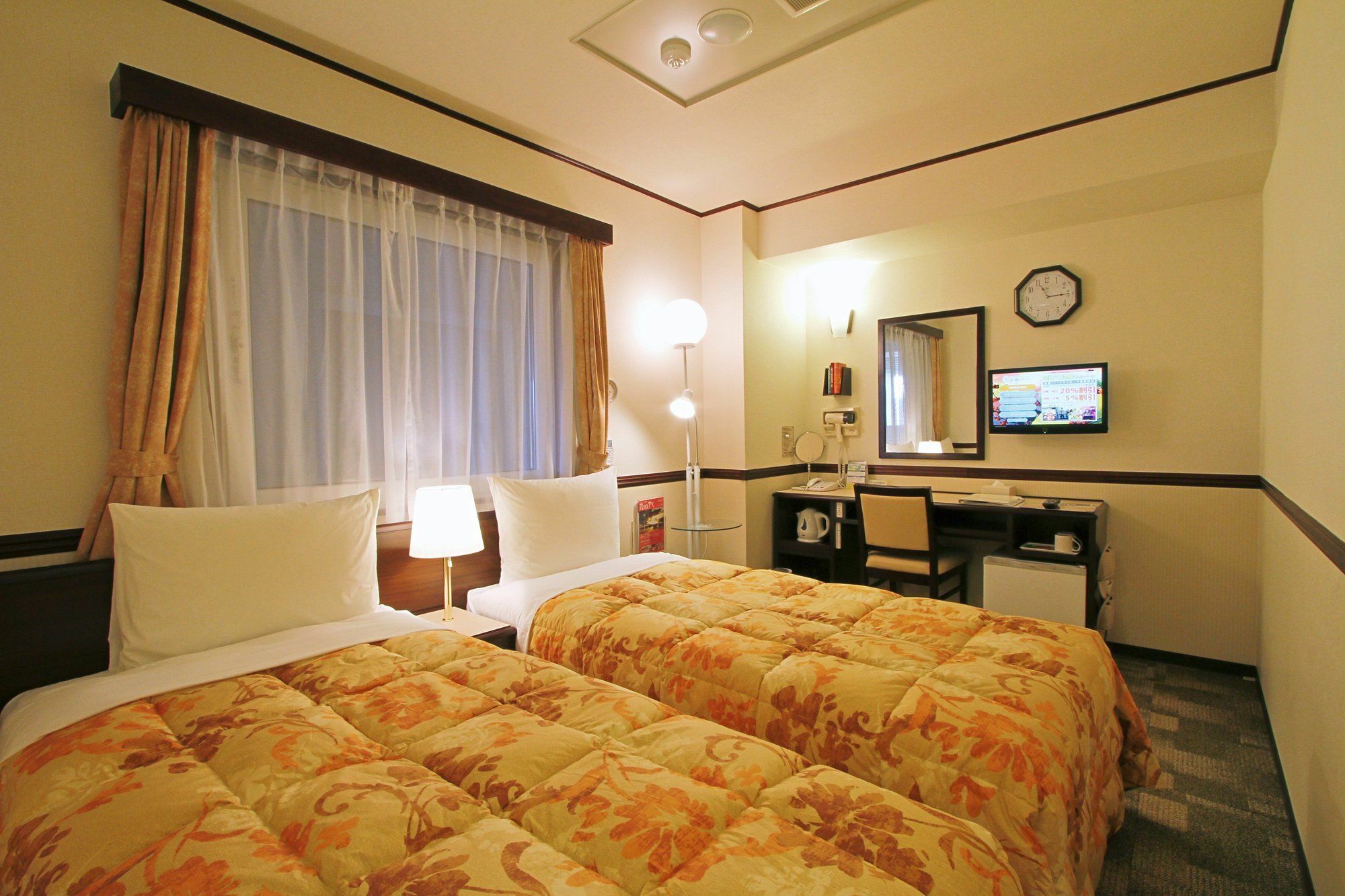 Toyoko Inn Shin-Yokohama Ekimae Shinkan Exterior photo